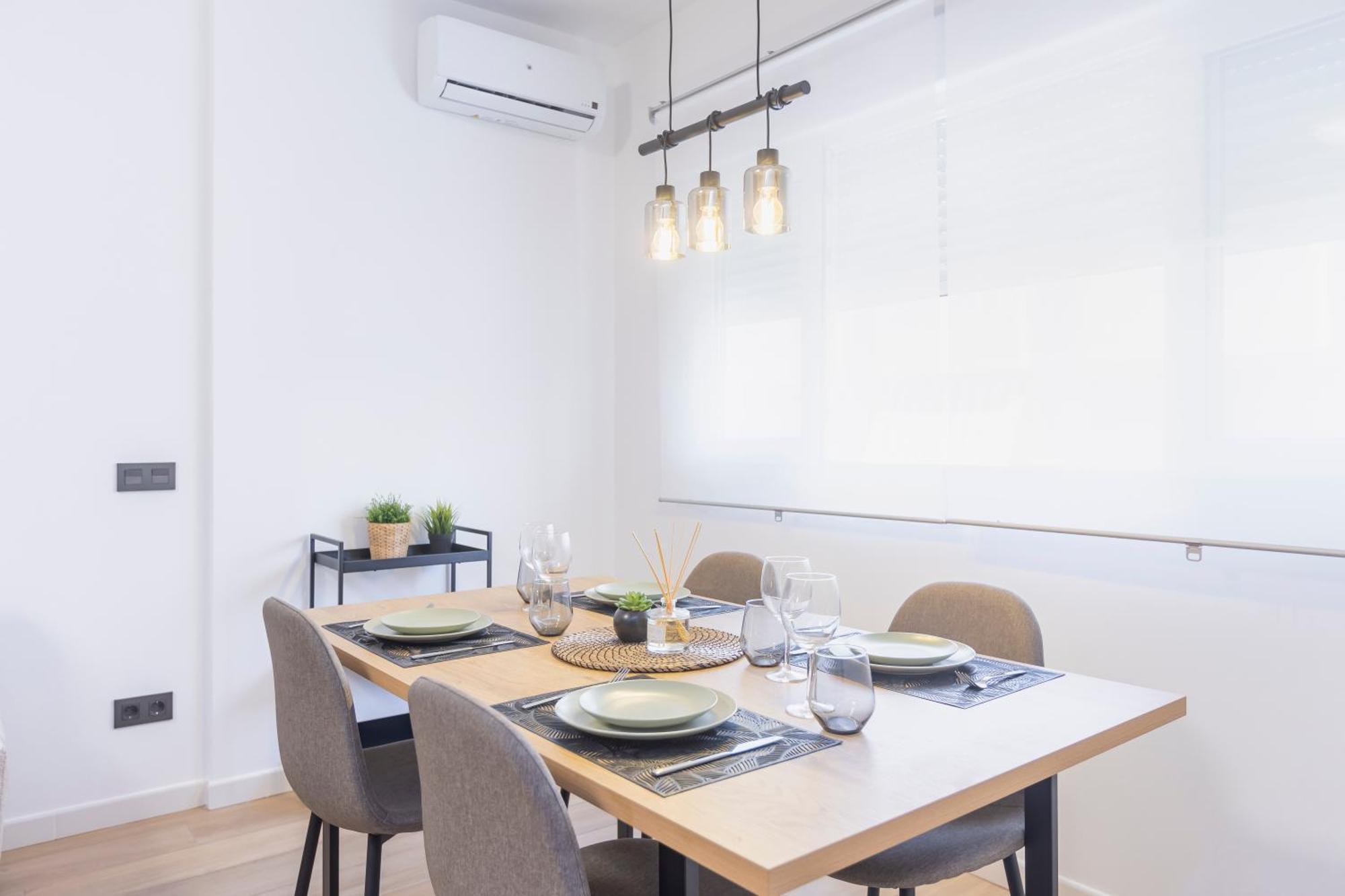 Fully Renovated Apartment In The Heart Of Fuengirola, 2 Min Walk To The Beach Екстер'єр фото