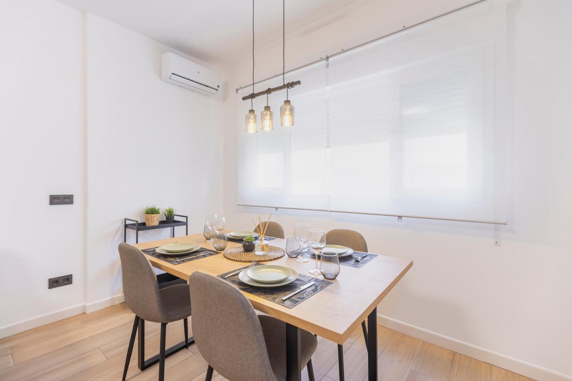 Fully Renovated Apartment In The Heart Of Fuengirola, 2 Min Walk To The Beach Екстер'єр фото