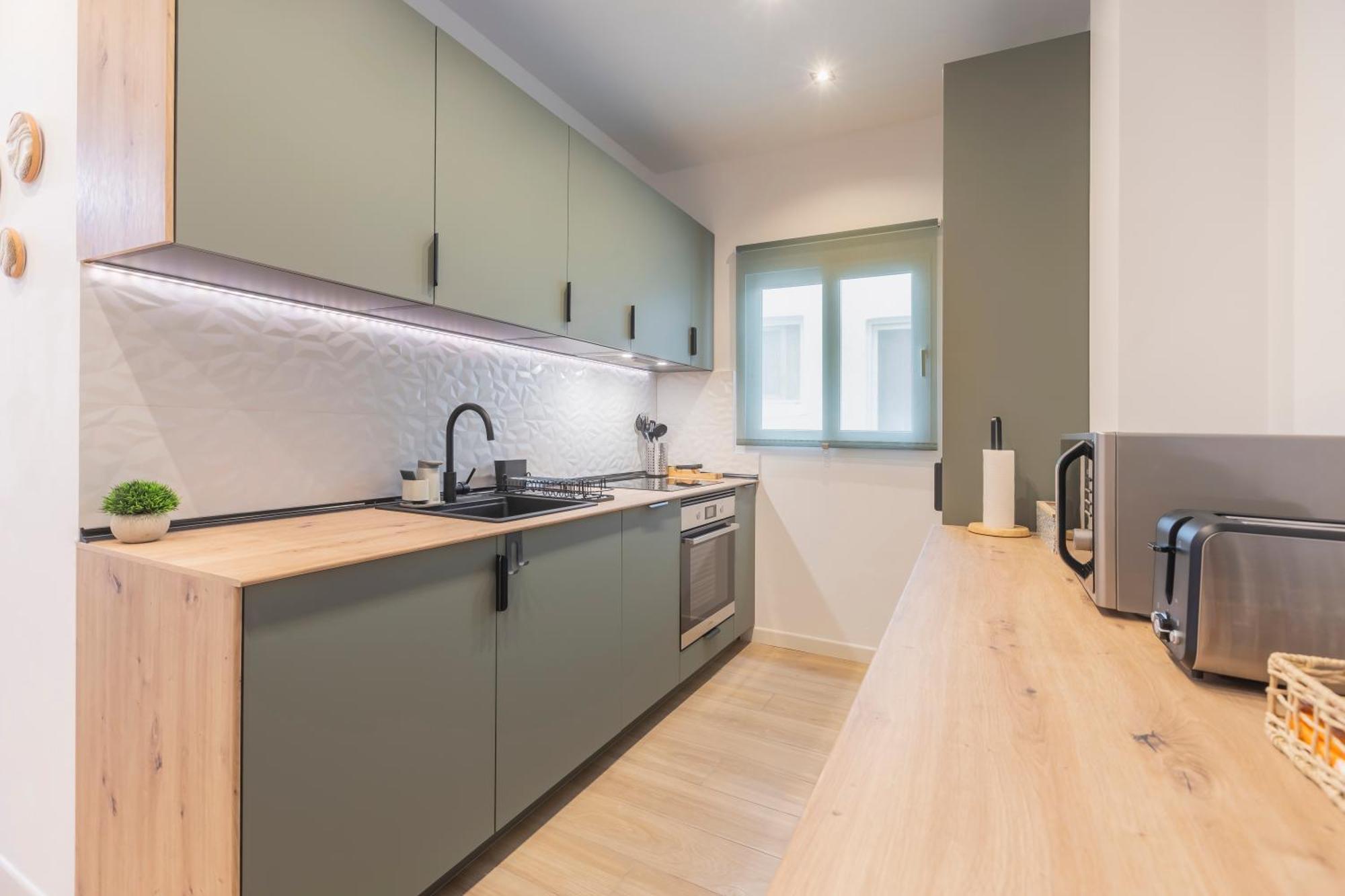 Fully Renovated Apartment In The Heart Of Fuengirola, 2 Min Walk To The Beach Екстер'єр фото
