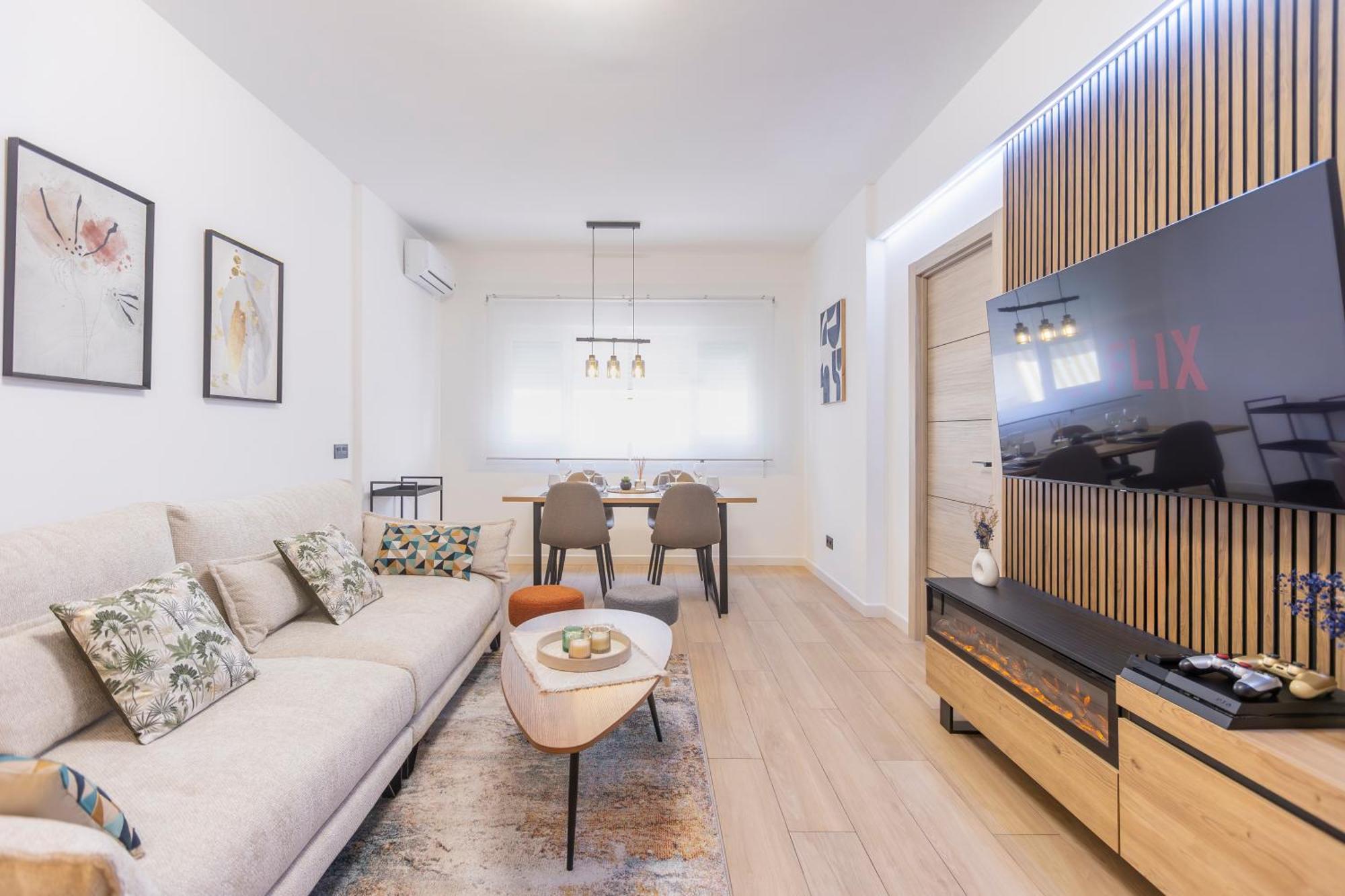 Fully Renovated Apartment In The Heart Of Fuengirola, 2 Min Walk To The Beach Екстер'єр фото