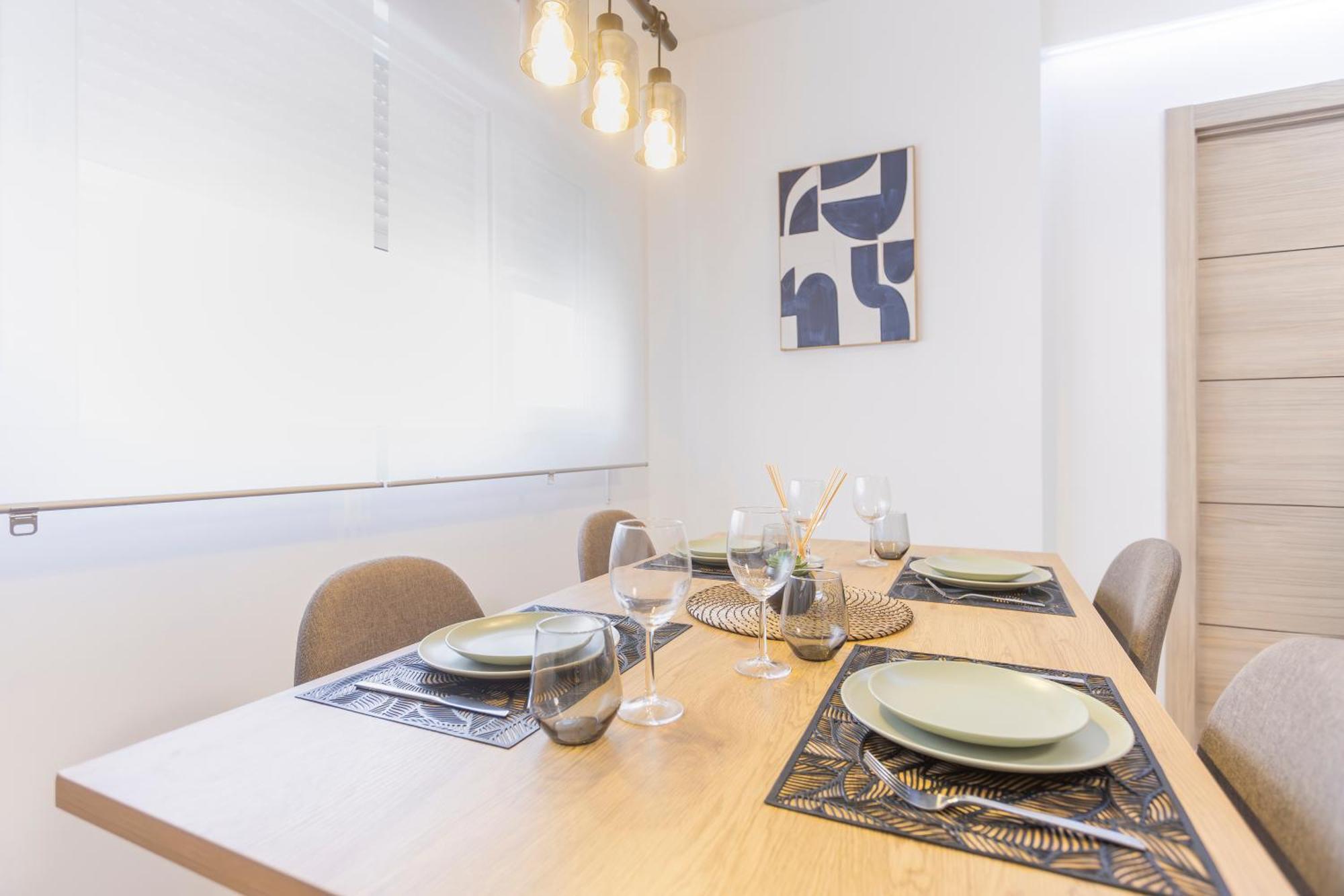 Fully Renovated Apartment In The Heart Of Fuengirola, 2 Min Walk To The Beach Екстер'єр фото