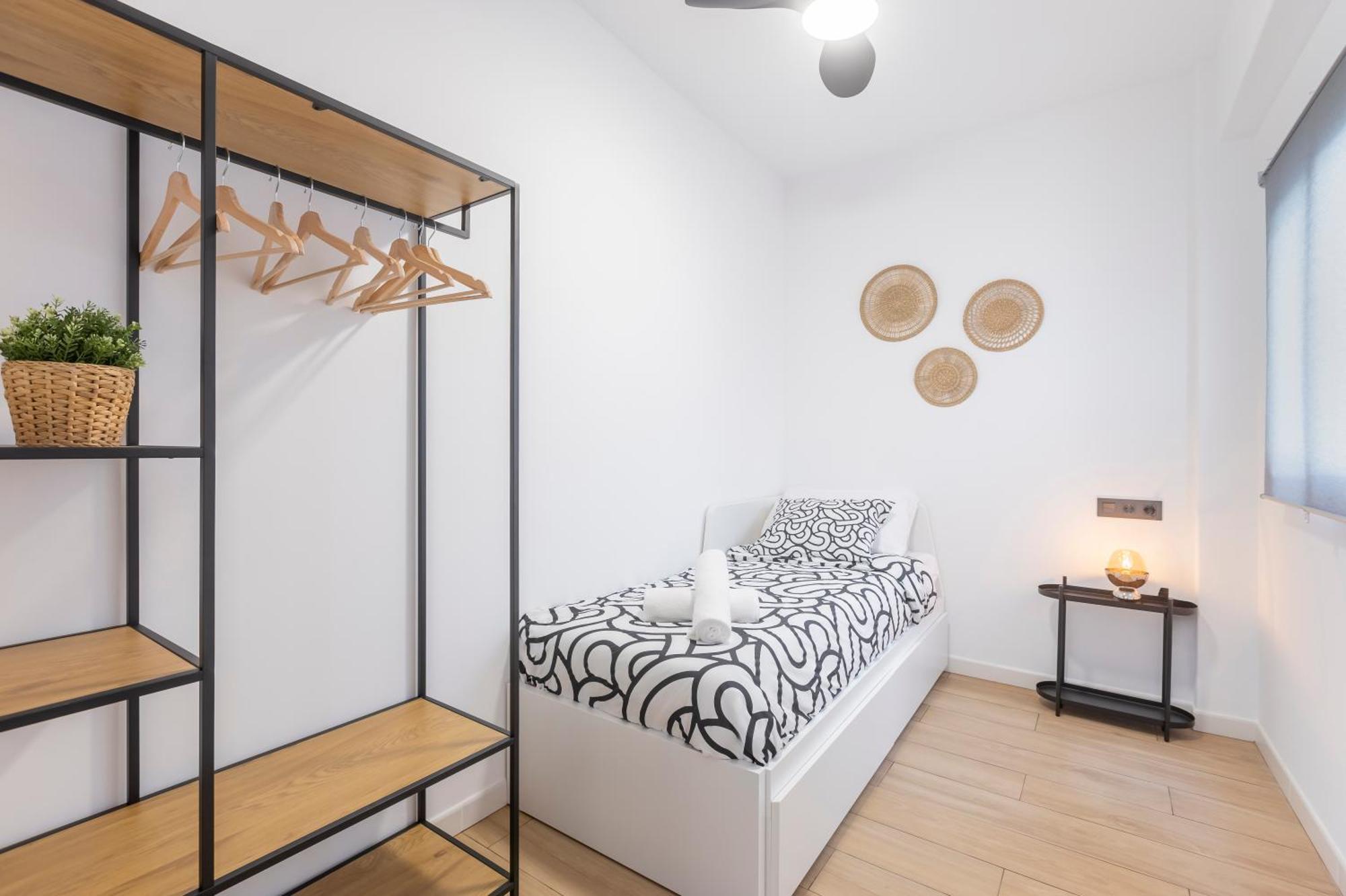 Fully Renovated Apartment In The Heart Of Fuengirola, 2 Min Walk To The Beach Екстер'єр фото
