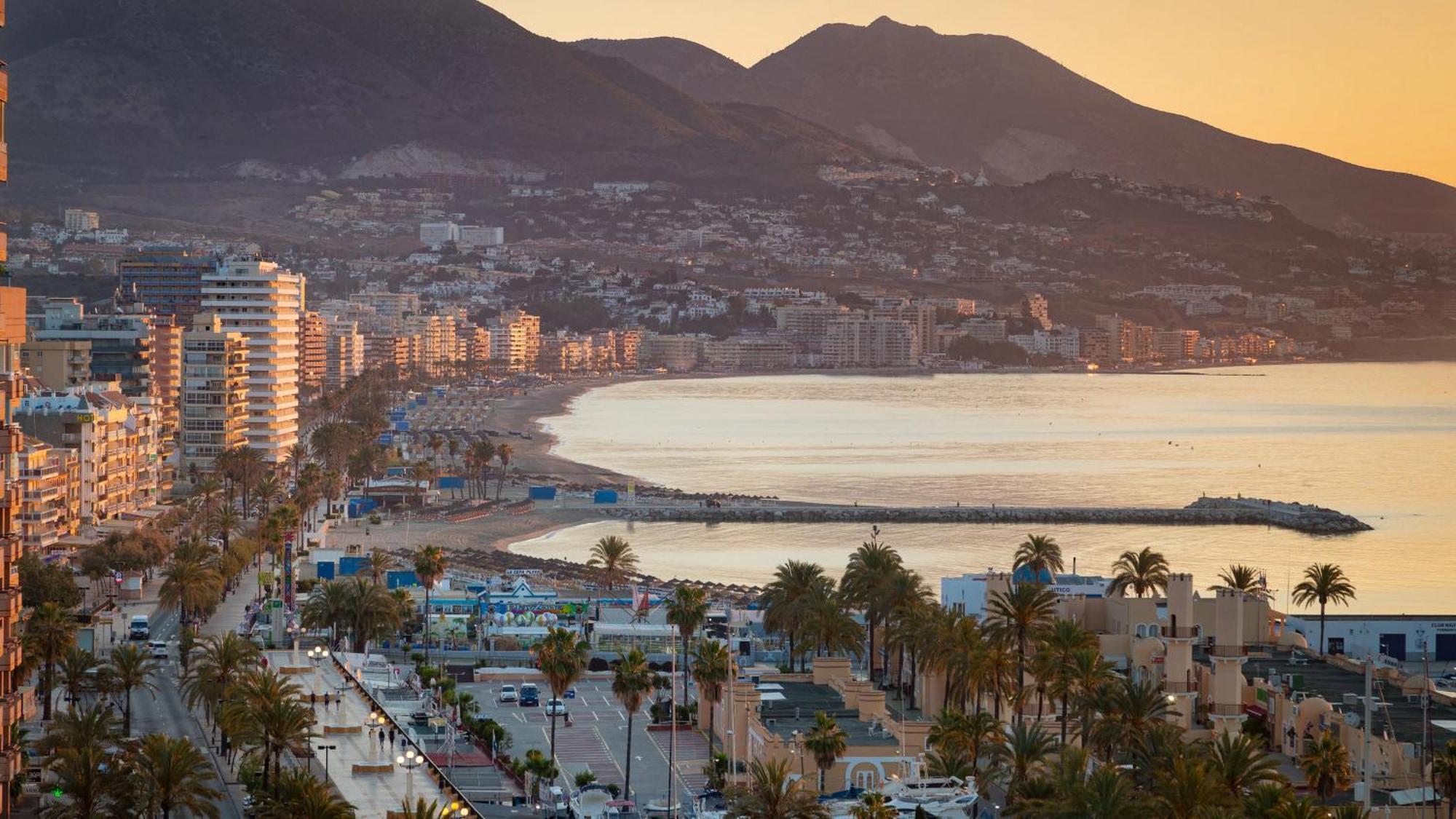 Fully Renovated Apartment In The Heart Of Fuengirola, 2 Min Walk To The Beach Екстер'єр фото