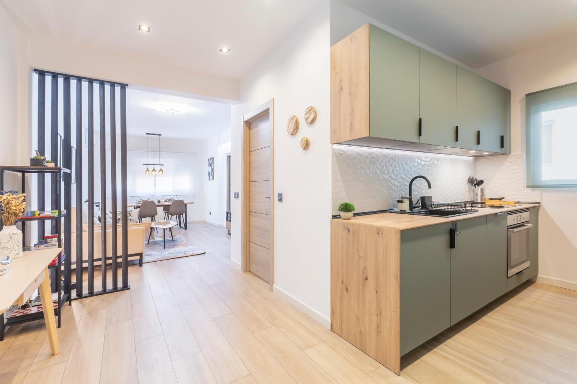 Fully Renovated Apartment In The Heart Of Fuengirola, 2 Min Walk To The Beach Екстер'єр фото
